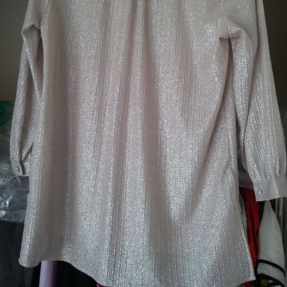 H&M Glittery Sparkly Hi Low Blouse NWT Sz 4 - Picture 2 of 8
